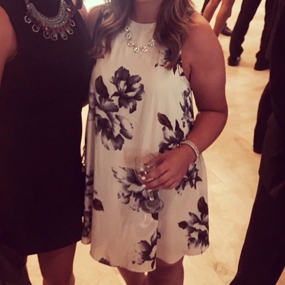 Audrey 3+1 Floral Dress - Picture 2 of 8